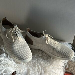 VILOCY Men’s casual  shoes, lightweight, breathable fashion sneaker. Size 43.